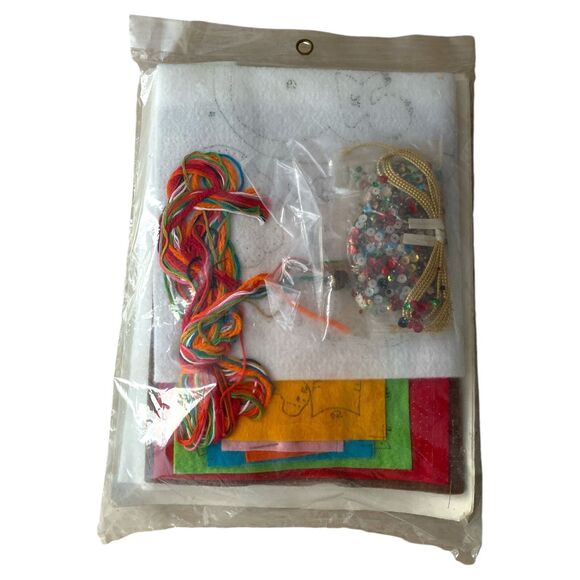 Sultana Christmas Needlecraft Stocking Kit #32111 Santa Toy Shop Sealed - Picture 3 of 6